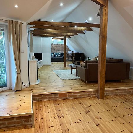 Apartman U Brezinu Зноймо Екстер'єр фото