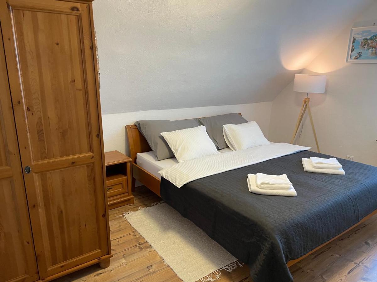 Apartman U Brezinu Зноймо Екстер'єр фото