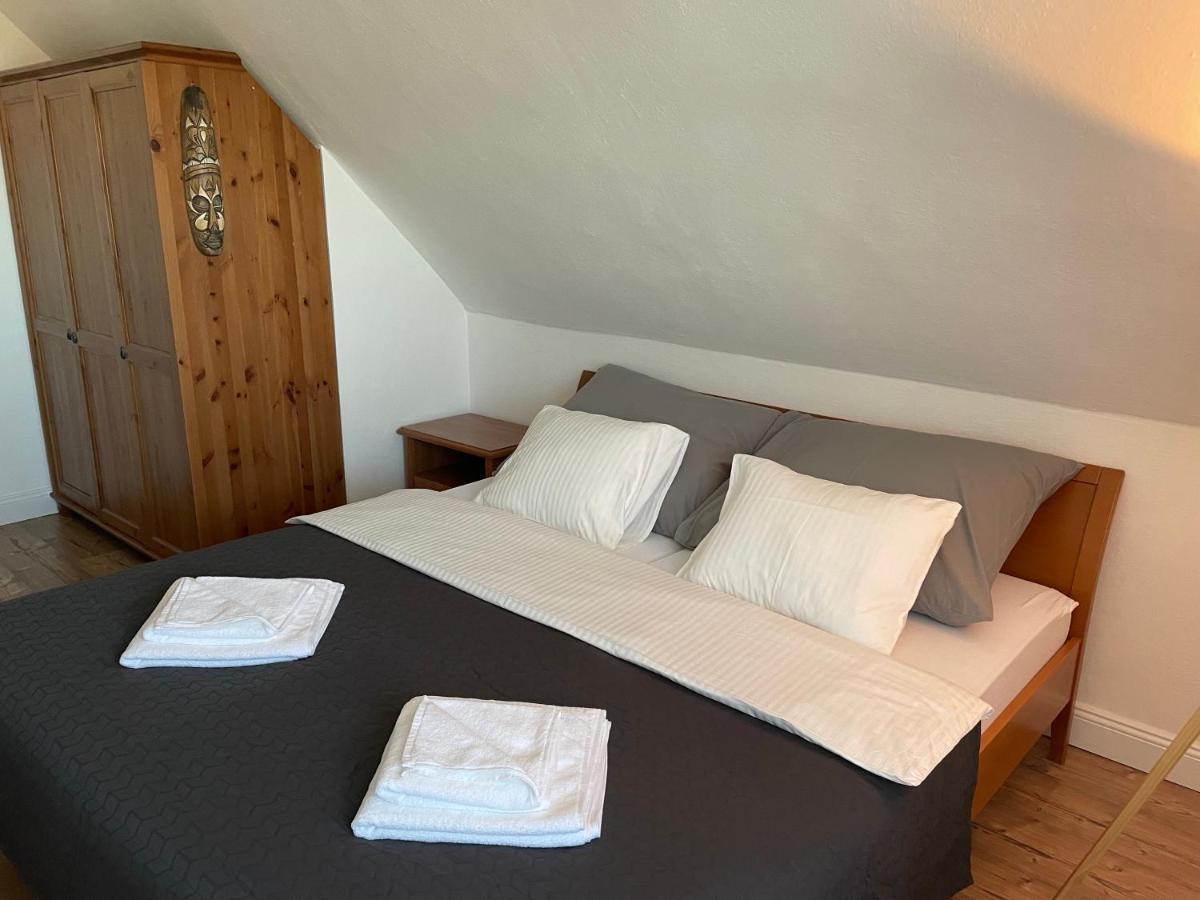 Apartman U Brezinu Зноймо Екстер'єр фото