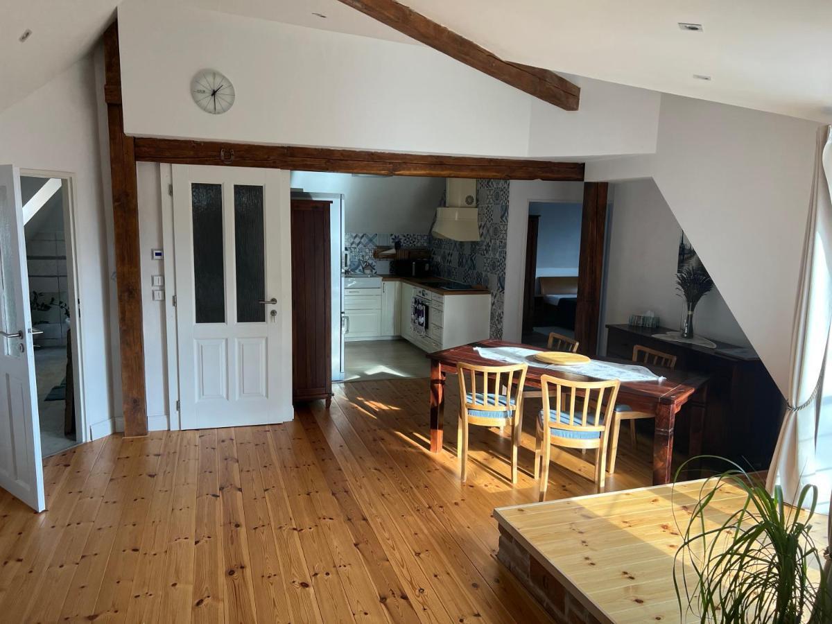 Apartman U Brezinu Зноймо Екстер'єр фото